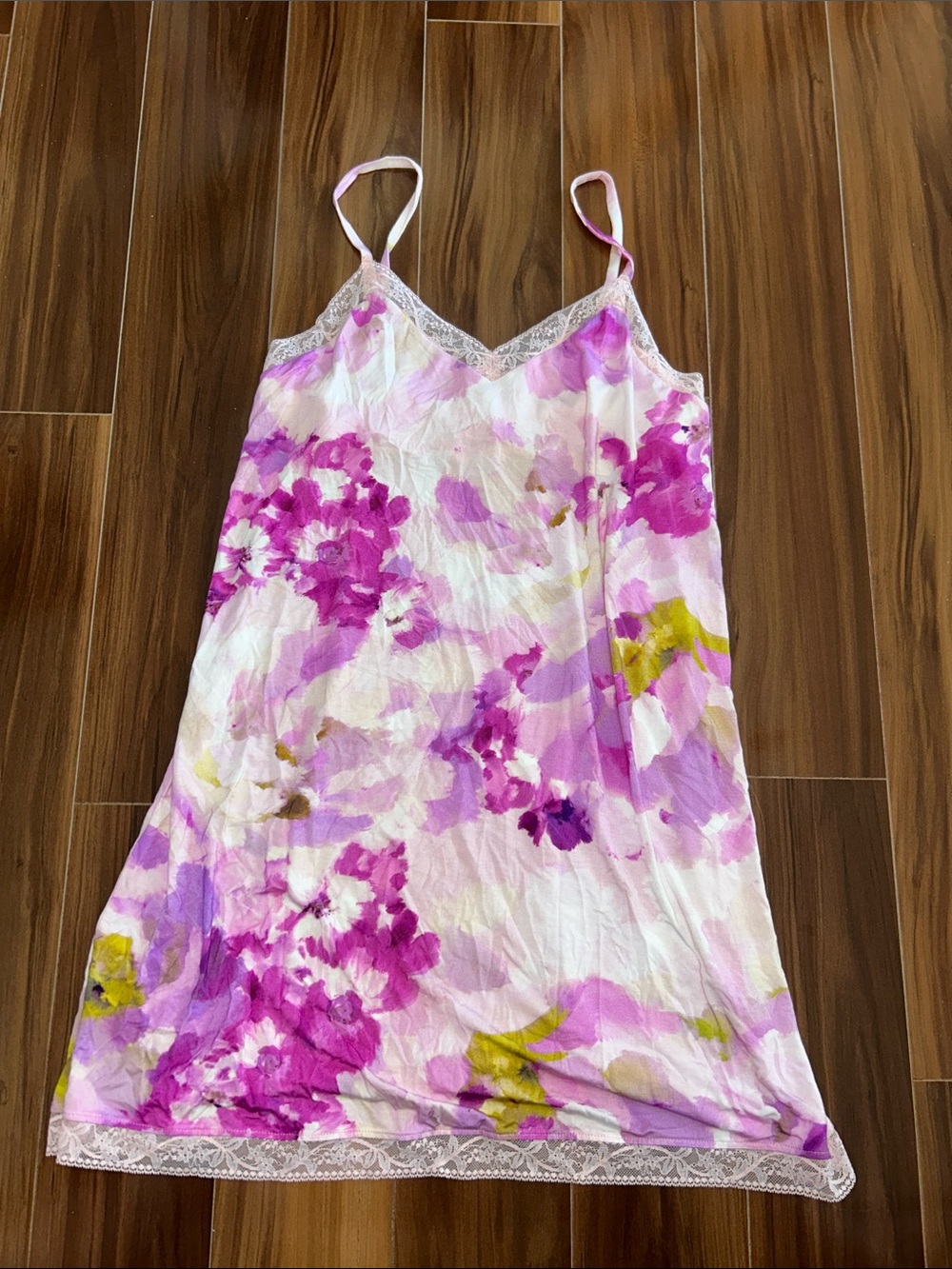 Small Soma Cool nights nightgown lace trim